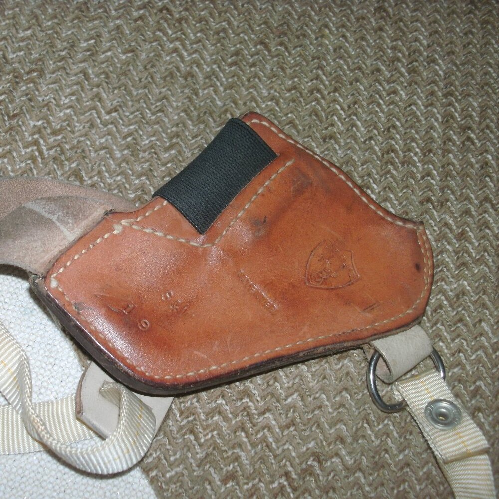 S&W LEATHER Safariland Holster #19 Model 19  with Removable Shoulder Straps